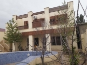 Satılır 7 otaqlı 500 m2 bağ evi Novxanı