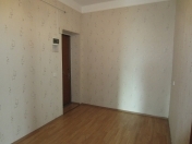 Satılır 3 otaqlı 66 m2 köhnə tikili Azadlıq prospekti m.