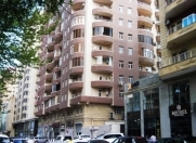 İcarəyə verilir 10 otaqlı 350 m2 ofis Gənclik m.