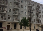 İcarəyə verilir 3 otaqlı 130 m2 ofis Elmlər Akademiyası m.