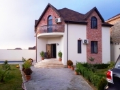 Satılır 4 otaqlı 200 m2 bağ evi Mərdəkan