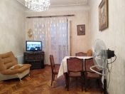 İcarəyə verilir 2 otaqlı 60 m2 köhnə tikili 28 May m.