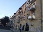 İcarəyə verilir 1 otaqlı 40 m2 köhnə tikili 28 May m.