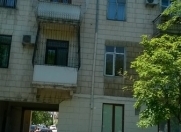 Satılır 3 otaqlı 65 m2 köhnə tikili İnşaatçılar m.