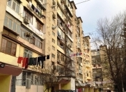 Satılır 3 otaqlı 70 m2 köhnə tikili Azadlıq prospekti m.