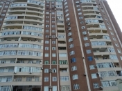 Satılır 1 otaqlı 56 m2 yeni tikili İnşaatçılar m.