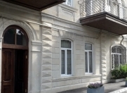 İcarəyə verilir 2 otaqlı 65 m2 köhnə tikili Nizami m.