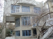 İcarəyə verilir 8 otaqlı 800 m2 obyekt Elmlər Akademiyası m.