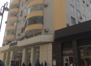 İcarəyə verilir 4 otaqlı 210 m2 yeni tikili Elmlər Akademiyası m.