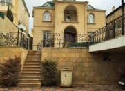 Satılır 6 otaqlı 300 m2 bağ evi Badamdar