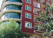 İcarəyə verilir 3 otaqlı 90 m2 yeni tikili Tibb Universiteti