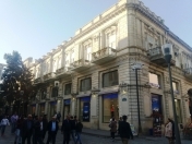 İcarəyə verilir 2 otaqlı 70 m2 köhnə tikili Sahil m.