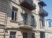 Satılır 2 otaqlı 75 m2 köhnə tikili Nizami m.