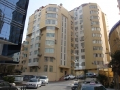Satılır 3 otaqlı 80 m2 köhnə tikili İnşaatçılar m.