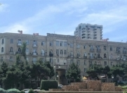 Satılır 2 otaqlı 52 m2 köhnə tikili Elmlər Akademiyası m.