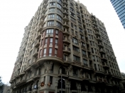 İcarəyə verilir 4 otaqlı 200 m2 yeni tikili Sahil m.