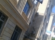 İcarəyə verilir 2 otaqlı 75 m2 köhnə tikili Nəriman Nərimanov m.