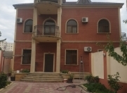 Satılır 7 otaqlı 420 m2 bağ evi Azadlıq prospekti m.