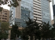 İcarəyə verilir 3 otaqlı 102 m2 yeni tikili 28 May m.