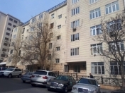 Satılır 3 otaqlı 80 m2 köhnə tikili Yasamal r.