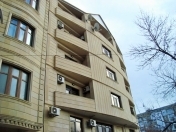 Satılır 8 otaqlı 400 m2 ofis Nərimanov r.