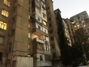 Satılır 3 otaqlı 80 m2 köhnə tikili İnşaatçılar m.