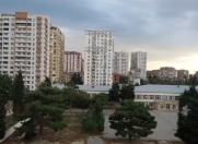 Satılır 5 otaqlı 110 m2 köhnə tikili Ukrayna dairəsi