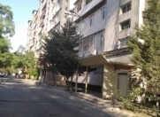 Satılır 3 otaqlı 80 m2 köhnə tikili İnşaatçılar m.