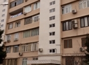 Satılır 4 otaqlı 100 m2 köhnə tikili Ayna Sultanova heykəli