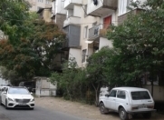 Satılır 3 otaqlı 70 m2 köhnə tikili Yasamal r.