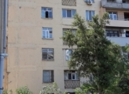 Satılır 2 otaqlı 65 m2 köhnə tikili Neapol dairəsi