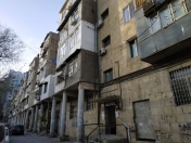 Satılır 2 otaqlı 30 m2 köhnə tikili Elmlər Akademiyası m.