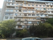 Satılır 4 otaqlı 82 m2 köhnə tikili Ayna Sultanova heykəli