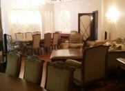 İcarəyə verilir 5 otaqlı 196 m2 yeni tikili 28 May m.