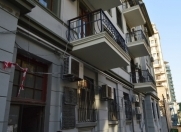 İcarəyə verilir 3 otaqlı 80 m2 köhnə tikili Nərimanov heykəli