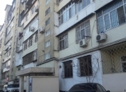 Satılır 3 otaqlı 90 m2 köhnə tikili İnşaatçılar m.