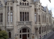 Satılır 3 otaqlı 100 m2 köhnə tikili Axundov bağı