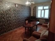 Satılır 4 otaqlı 92 m2 köhnə tikili Əhmədli m.