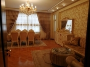 Satılır 3 otaqlı 132 m2 yeni tikili Neapol dairəsi