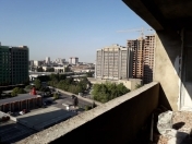 Satılır 3 otaqlı 145 m2 yeni tikili Ayna Sultanova heykəli