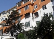 Satılır 2 otaqlı 60 m2 köhnə tikili Azadlıq prospekti m.