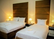 Satılır 7 otaqlı 300 m2 obyekt Fəvvarələr meydanı