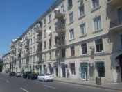 Satılır 3 otaqlı 80 m2 köhnə tikili Tibb Universiteti