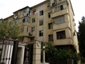 Satılır 3 otaqlı 75 m2 köhnə tikili 3 mkr