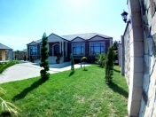 Satılır 4 otaqlı 330 m2 bağ evi Mərdəkan