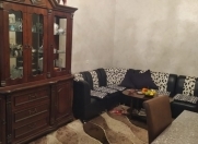 Satılır 3 otaqlı 85 m2 köhnə tikili Neapol dairəsi