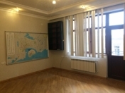 İcarəyə verilir 3 otaqlı 150 m2 ofis 28 May m.