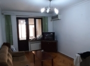 Satılır 2 otaqlı 65 m2 köhnə tikili Qələbə dairəsi