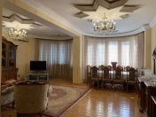 Satılır 5 otaqlı 220 m2 yeni tikili 20 yanvar m.