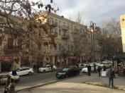 İcarəyə verilir 2 otaqlı 65 m2 köhnə tikili 28 May m.